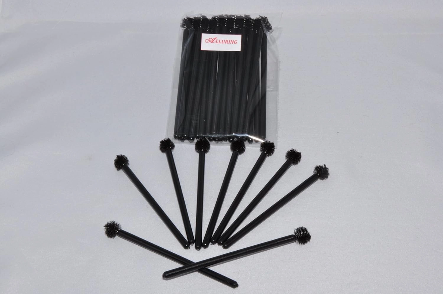Alluring Round Head Disposable Mascara Wands/Brushes Eyelash Extension (QTY: 100)