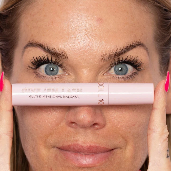 Doll 10 Multi-Dimensional Mascara "Give 'Em Lash"