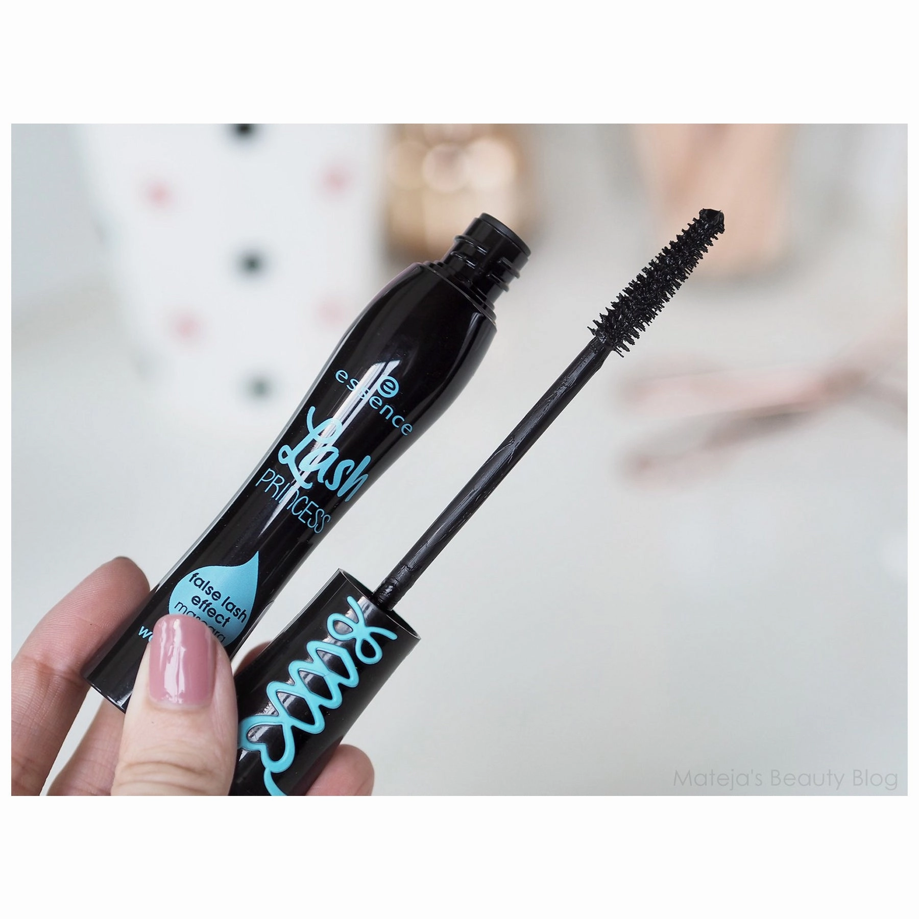 Essence Lash Princess False Lash Effect Waterproof Mascara (Blue) - 12ml