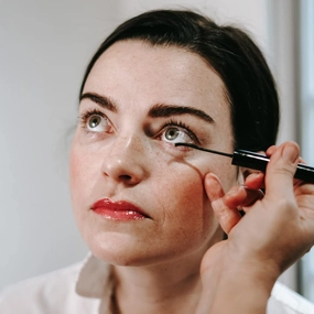 Everyday Mascara - Get those hard to reach lashes, Corner to Corner