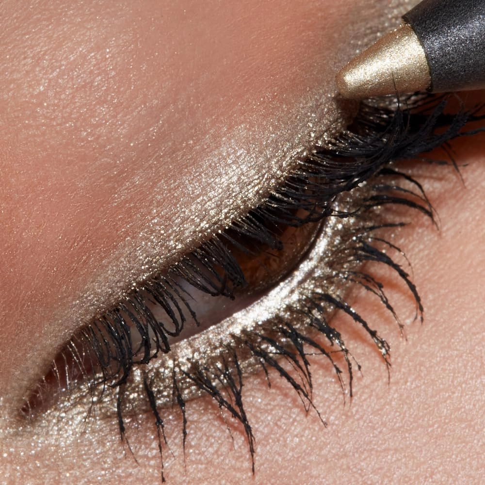 Romanovamakeup Sexy Smoky Eye Pencil - PISTACHIO. Professional Eye Liner SPARK METALLIC SHADE, Long-Lasting Formula, Stunning Look with Eye-Makeup Pencil