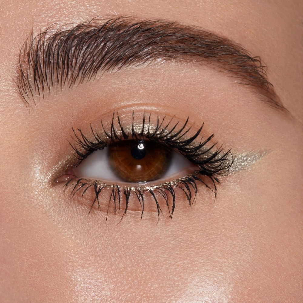 Romanovamakeup Sexy Smoky Eye Pencil - PISTACHIO. Professional Eye Liner SPARK METALLIC SHADE, Long-Lasting Formula, Stunning Look with Eye-Makeup Pencil