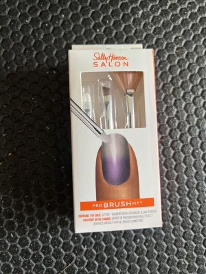 Sally Hansen Nail Salon Pro Tool Kit Fine Nail Art Glitter Gradient Fan Brush￼