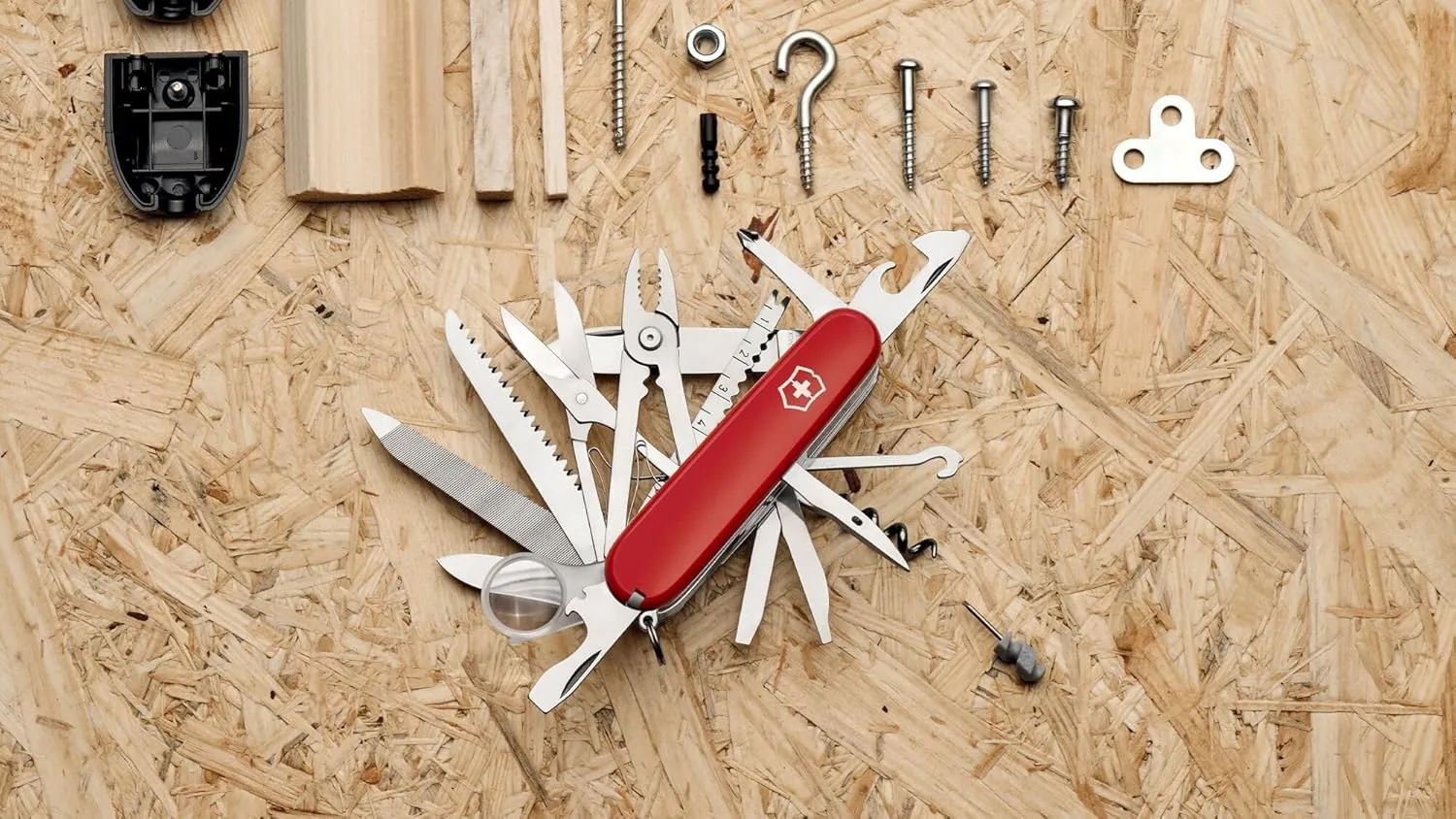 Victorinox Swiss Champ Swiss Army Knife, 33 Functions, Swiss Made Pocket Knife with Large Blade, Screwdriver, Chisel and Combination Pliers - Red