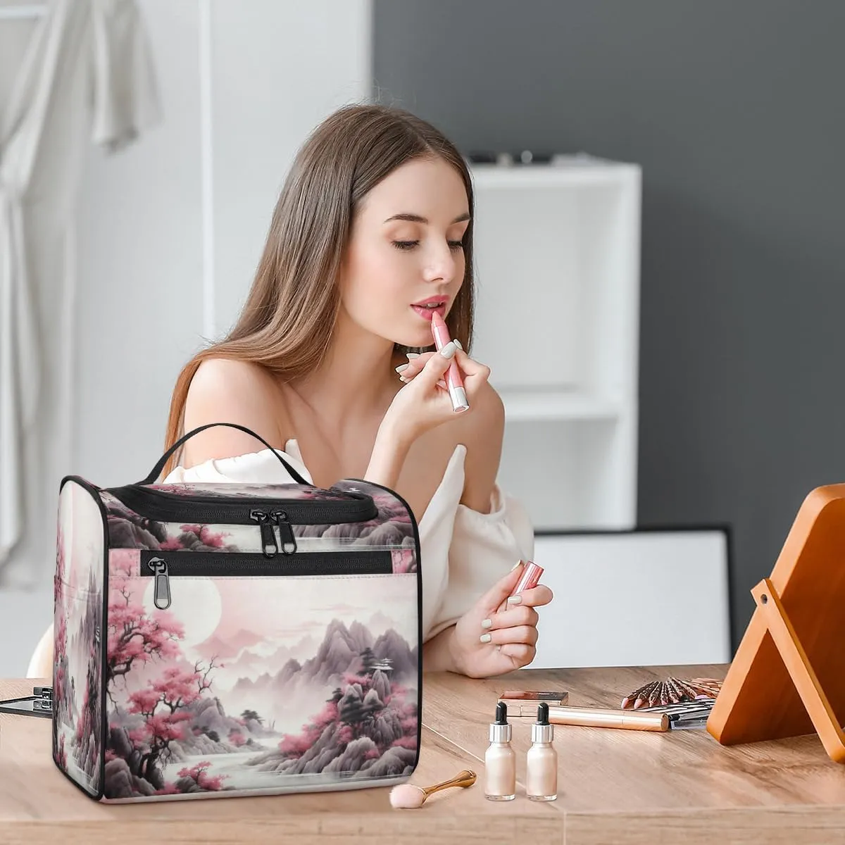 Watercolor Valley Scene Painting Hanging Toiletry Bags Travel Makeup Bag Water-resistant Makeup Cosmetic Bag Travel Organizer
