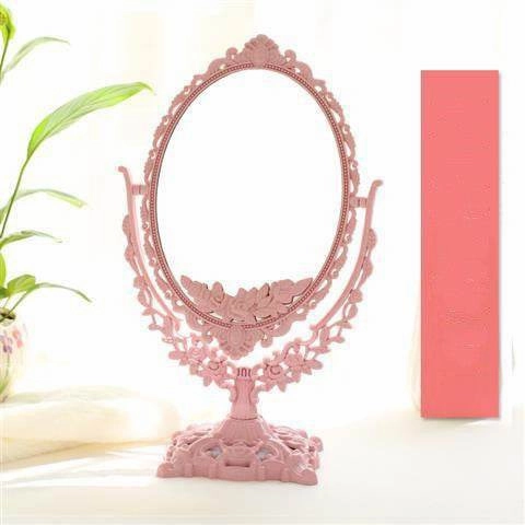 With the Princess Mirror European-style Makeup Mirror New Retro Mirror