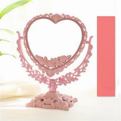 With the Princess Mirror European-style Makeup Mirror New Retro Mirror